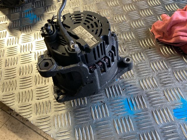 bontott AUDI A4 B6 Generátor