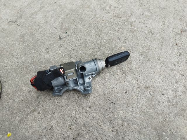 bontott AUDI A4 B6 Gyújtáskapcsoló Házzal