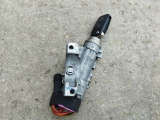 bontott AUDI A4 B6 Gyújtáskapcsoló Házzal