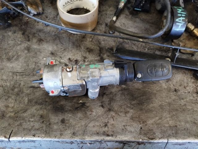 bontott AUDI A4 B6 Gyújtáskapcsoló Házzal