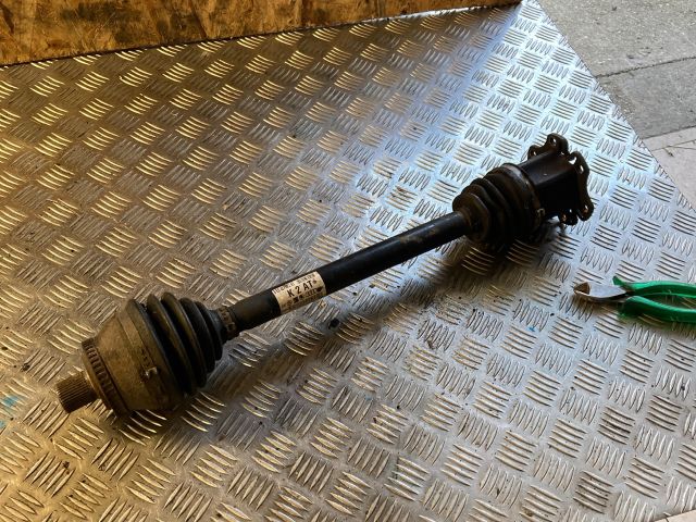 bontott AUDI A4 B6 Jobb Féltengely