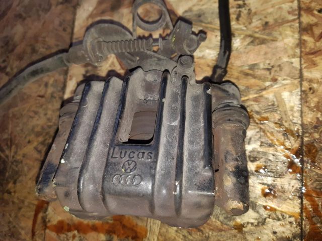 bontott AUDI A4 B6 Jobb hátsó Féknyereg Munkahengerrel