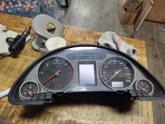 bontott AUDI A4 B6 Kilométeróra