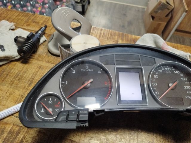 bontott AUDI A4 B6 Kilométeróra