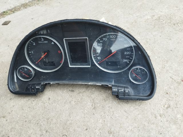 bontott AUDI A4 B6 Kilométeróra