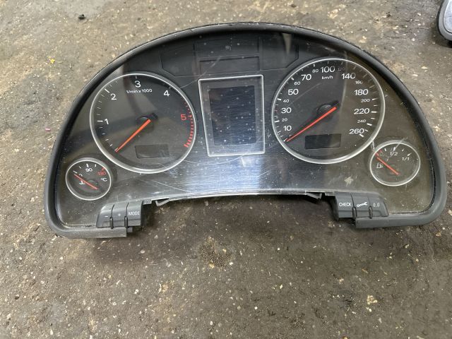 bontott AUDI A4 B6 Kilométeróra