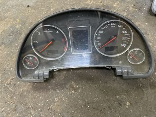 bontott AUDI A4 B6 Kilométeróra