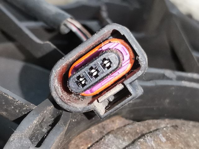 bontott AUDI A4 B6 Klímahűtő Ventilátor