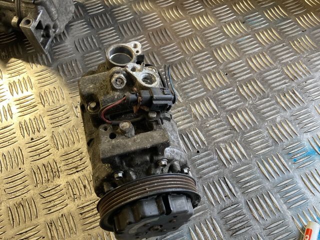 bontott AUDI A4 B6 Klímakompresszor