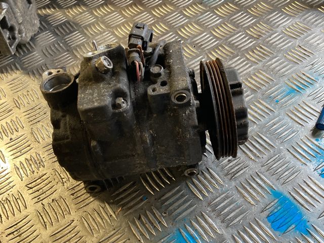 bontott AUDI A4 B6 Klímakompresszor