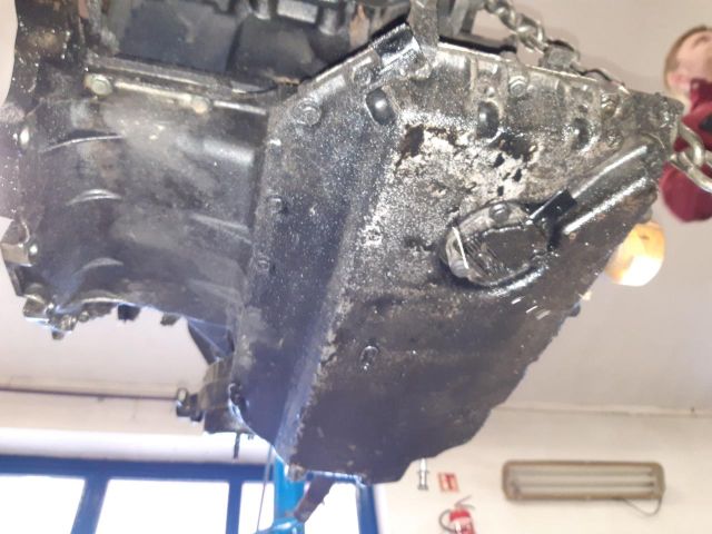 bontott AUDI A4 B6 Motor (Fűzött blokk hengerfejjel)