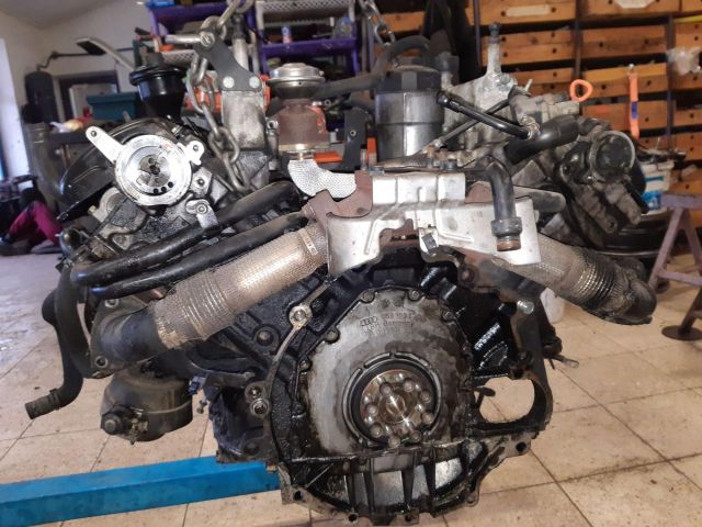 bontott AUDI A4 B6 Motor (Fűzött blokk hengerfejjel)