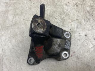 bontott AUDI A4 B6 Motor Tartó Bak (Fém)