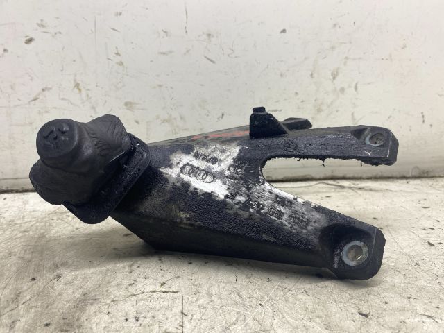 bontott AUDI A4 B6 Motor Tartó Bak (Fém)