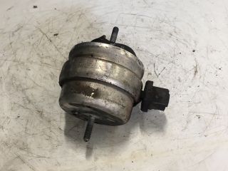 bontott AUDI A4 B6 Motor Tartó Bak (Fém)