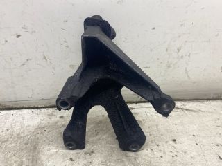 bontott AUDI A4 B6 Motor Tartó Bak (Fém)