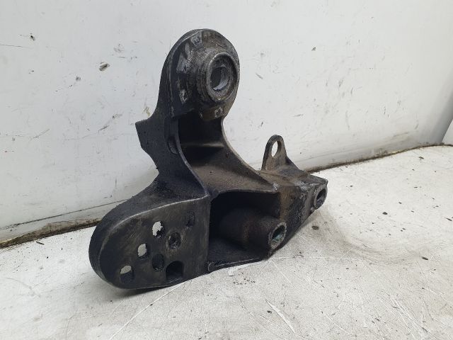 bontott AUDI A4 B6 Motor Tartó Bak (Fém)