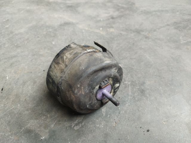 bontott AUDI A4 B6 Motor Tartó Bak (Pozíciófüggetlen)