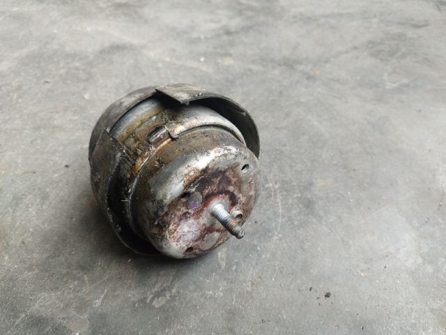 bontott AUDI A4 B6 Motor Tartó Bak (Pozíciófüggetlen)