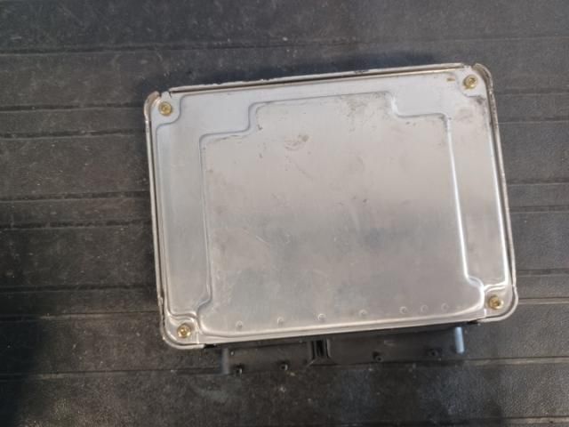 bontott AUDI A4 B6 Motorvezérlő