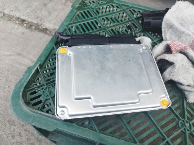 bontott AUDI A4 B6 Motorvezérlő