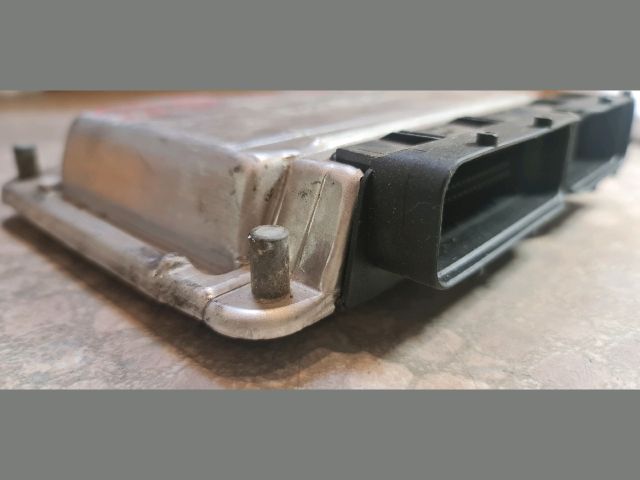 bontott AUDI A4 B6 Motorvezérlő