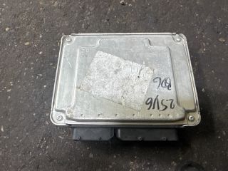 bontott AUDI A4 B6 Motorvezérlő