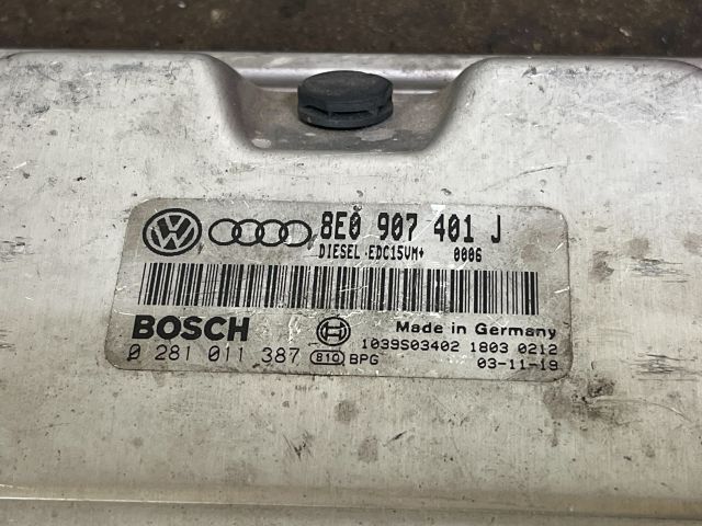 bontott AUDI A4 B6 Motorvezérlő