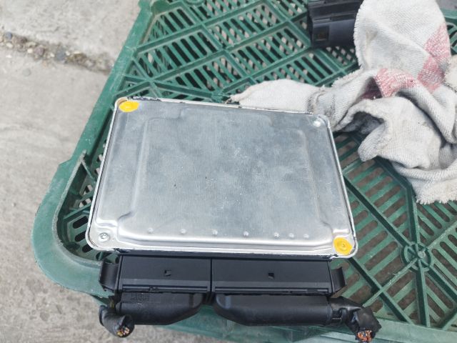 bontott AUDI A4 B6 Motorvezérlő