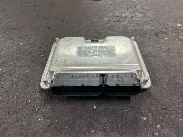 bontott AUDI A4 B6 Motorvezérlő