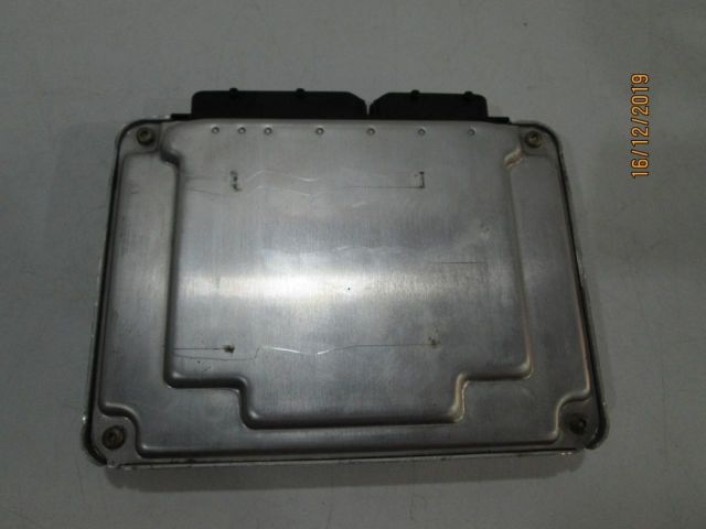 bontott AUDI A4 B6 Motorvezérlő