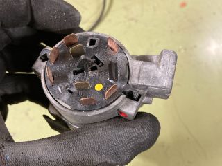 bontott AUDI A4 B6 Gyújtáskapcsoló Házzal