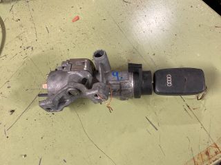 bontott AUDI A4 B6 Gyújtáskapcsoló Házzal