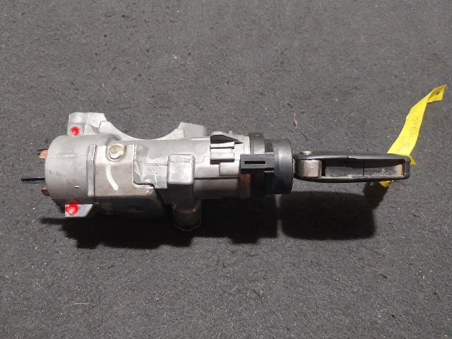 bontott AUDI A4 B6 Gyújtáskapcsoló Házzal