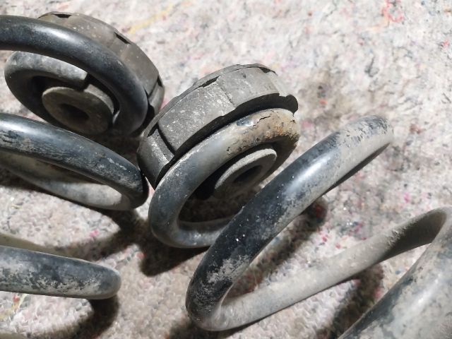 bontott AUDI A4 B6 Hátsó Rugó Pár