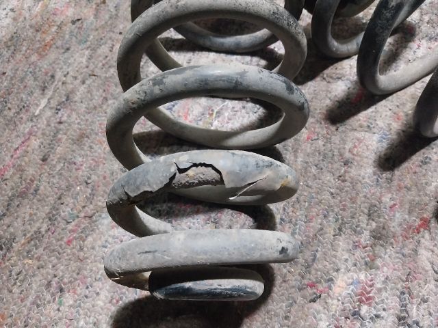 bontott AUDI A4 B6 Hátsó Rugó Pár