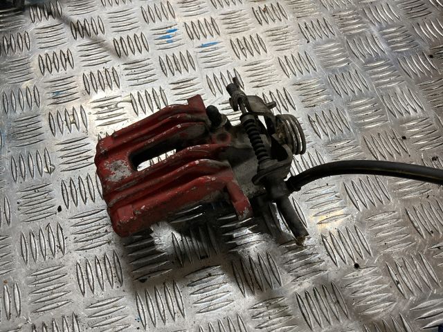 bontott AUDI A4 B6 Jobb hátsó Féknyereg Munkahengerrel