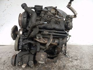 bontott AUDI A4 B6 Motor (Fűzött blokk hengerfejjel)