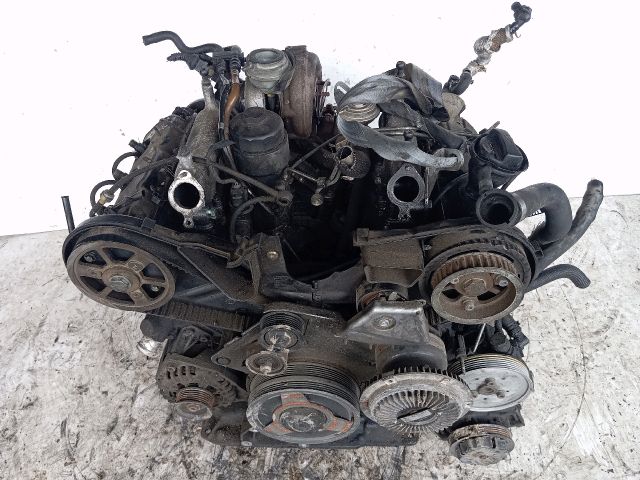 bontott AUDI A4 B6 Motor (Fűzött blokk hengerfejjel)