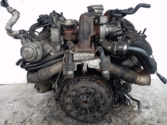 bontott AUDI A4 B6 Motor (Fűzött blokk hengerfejjel)