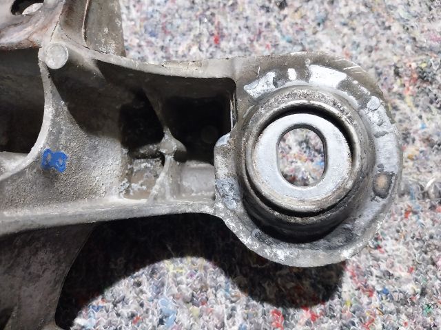 bontott AUDI A4 B6 Motor Tartó Bak Bal