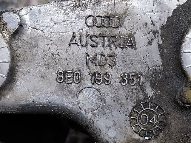 bontott AUDI A4 B6 Motor Tartó Bak Bal