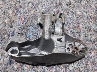 bontott AUDI A4 B6 Motor Tartó Bak Bal