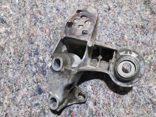 bontott AUDI A4 B6 Motor Tartó Bak Bal
