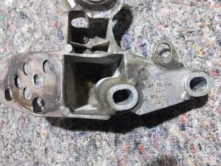bontott AUDI A4 B6 Motor Tartó Bak Bal