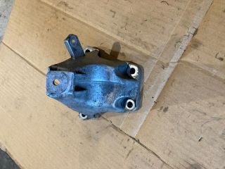 bontott AUDI A4 B6 Motor Tartó Bak (Fém)