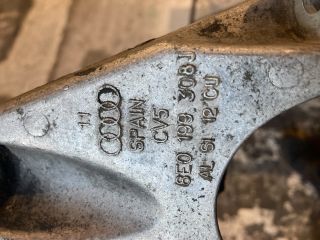 bontott AUDI A4 B6 Motor Tartó Bak (Fém)