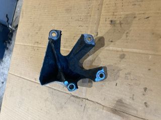 bontott AUDI A4 B6 Motor Tartó Bak (Fém)