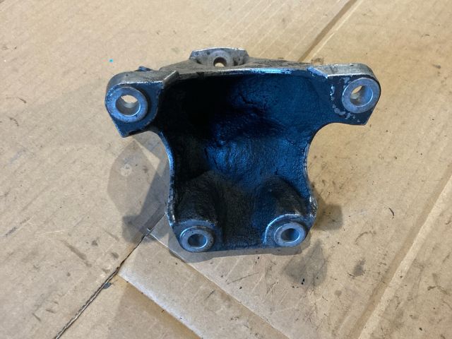 bontott AUDI A4 B6 Motor Tartó Bak (Fém)