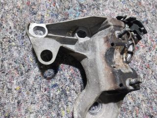 bontott AUDI A4 B6 Motor Tartó Bak Jobb